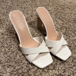Anne Michelle Women’s White Block Heel Slide Sandals Size 6